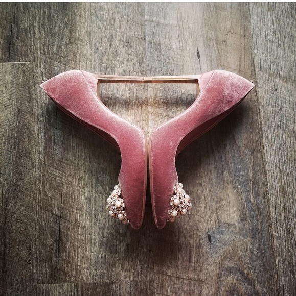 🚫SOLD🚫NEW TED BAKER JEWELED VELVET PUMPS - Picture 3 of 8